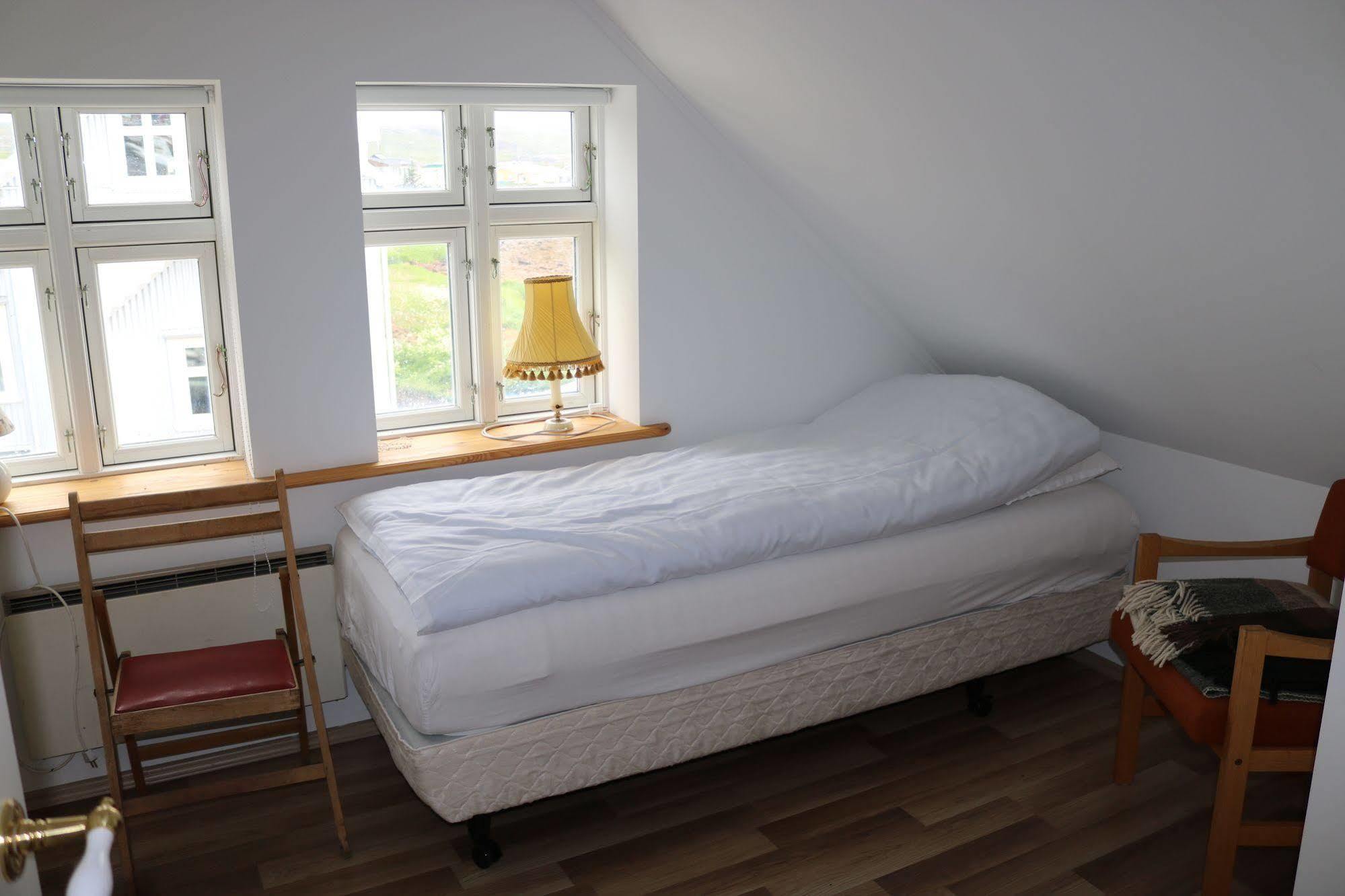 Guesthouse Lyngholt Þórshöfn Dış mekan fotoğraf